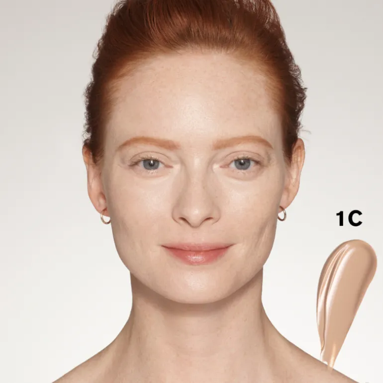 CORRECTOR FUTURIST SOFT TOUCH BRIGHTENING SKINCEALER CONCEALE