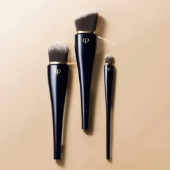 LIGHT COVERAGE FOUNDATION BRUSH