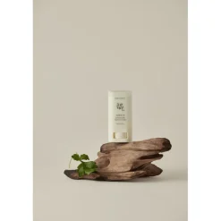 Matte Sun Stick: Mugwort + Camilia Spf 50+